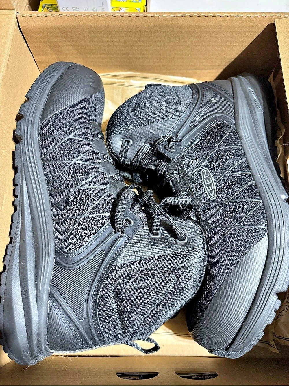KEEN Vista Energy Mid Men's Black Boots US 10 New